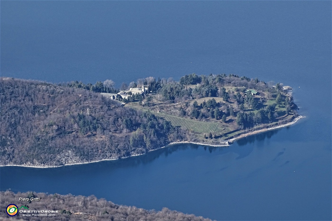 66 Vista sul lago alla penisola di Piona.JPG